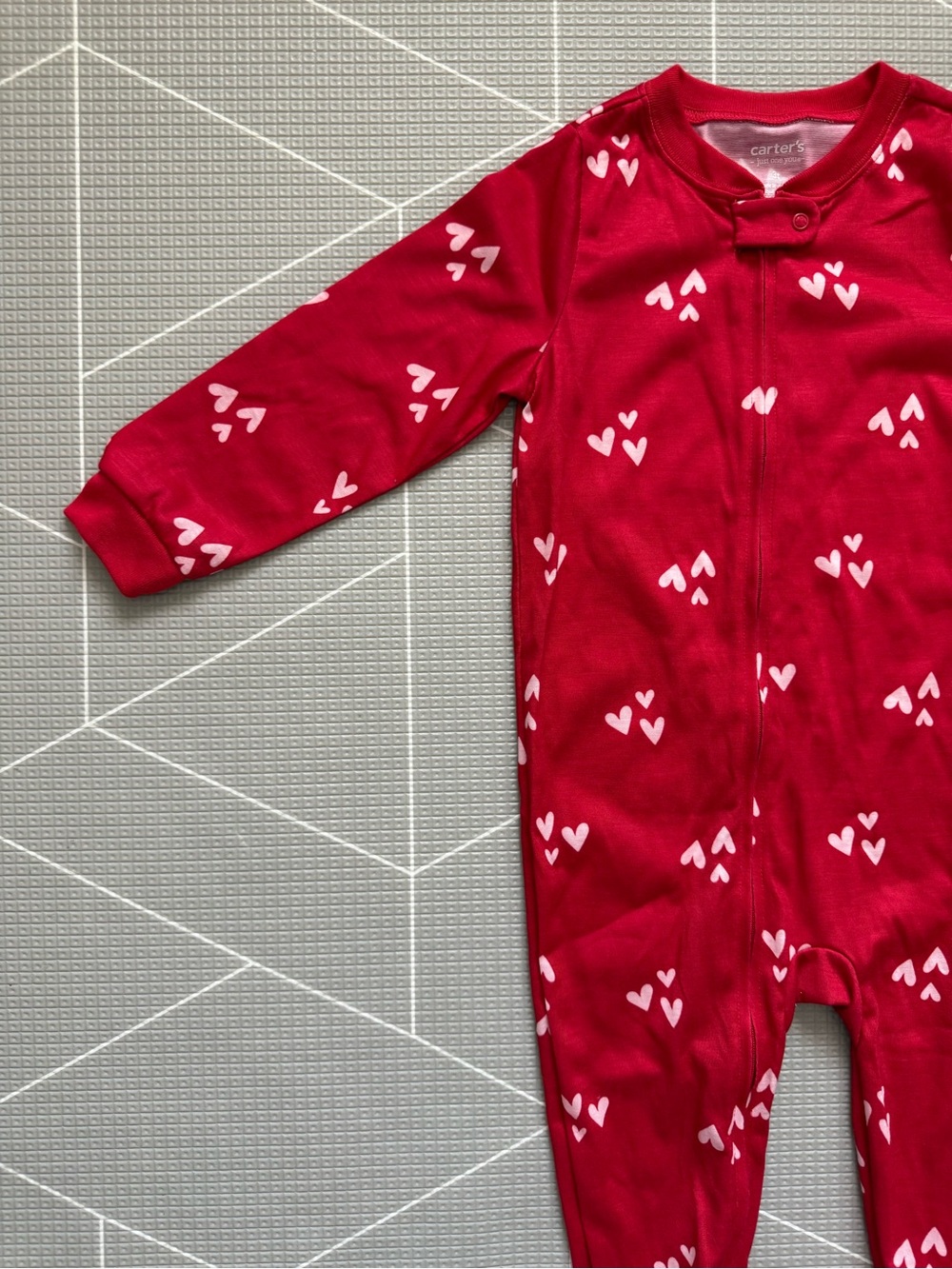 Carter's|Baby girl/toddler vibrant Red Heart-Print Zip Front footies•Like New 3T